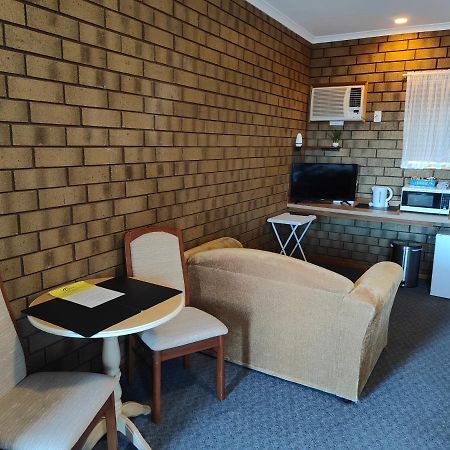 Airport Whyalla Motel Bagian luar foto