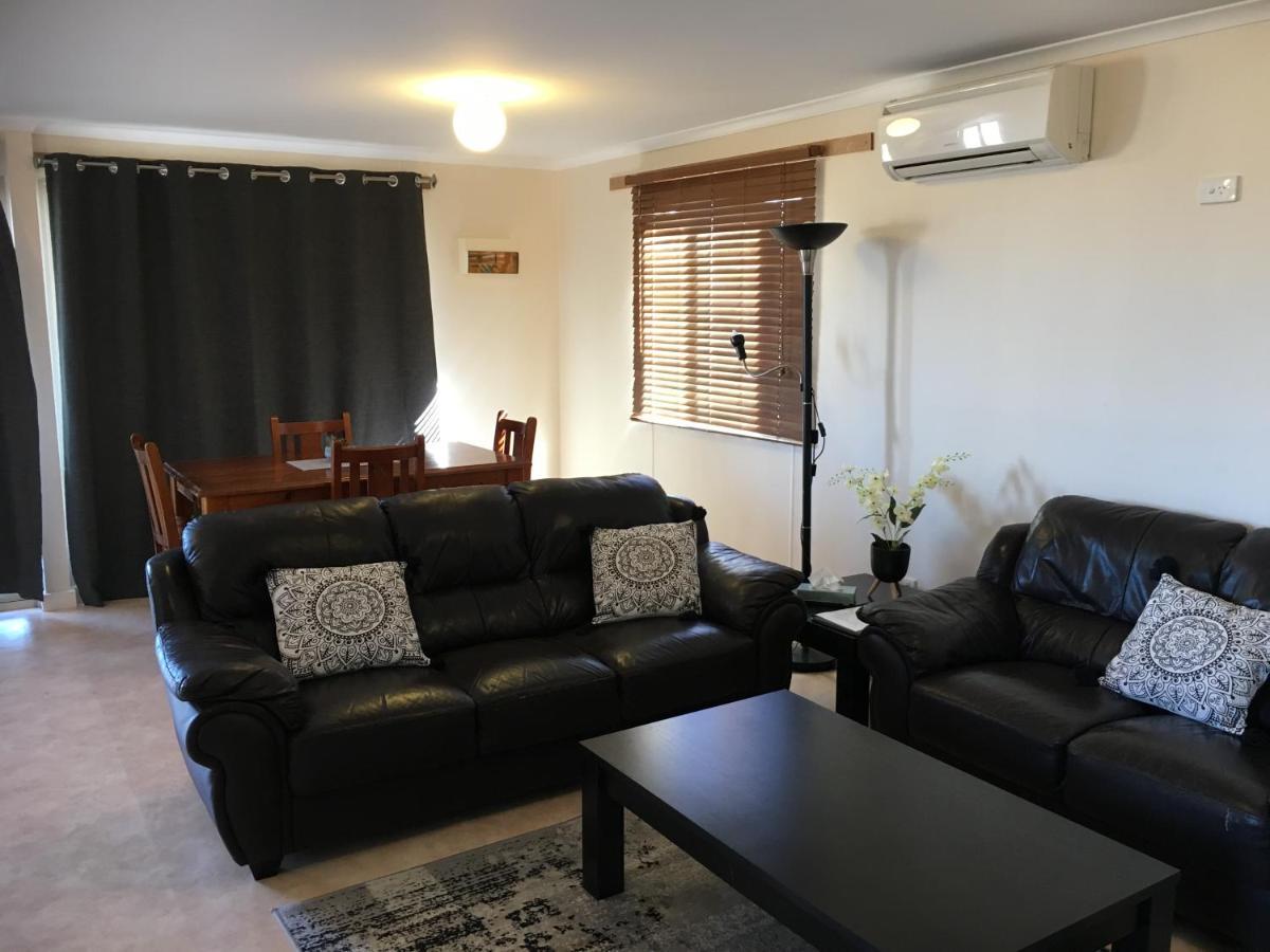Airport Whyalla Motel Bagian luar foto