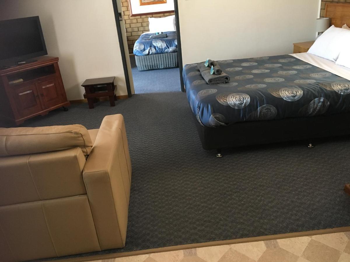 Airport Whyalla Motel Bagian luar foto
