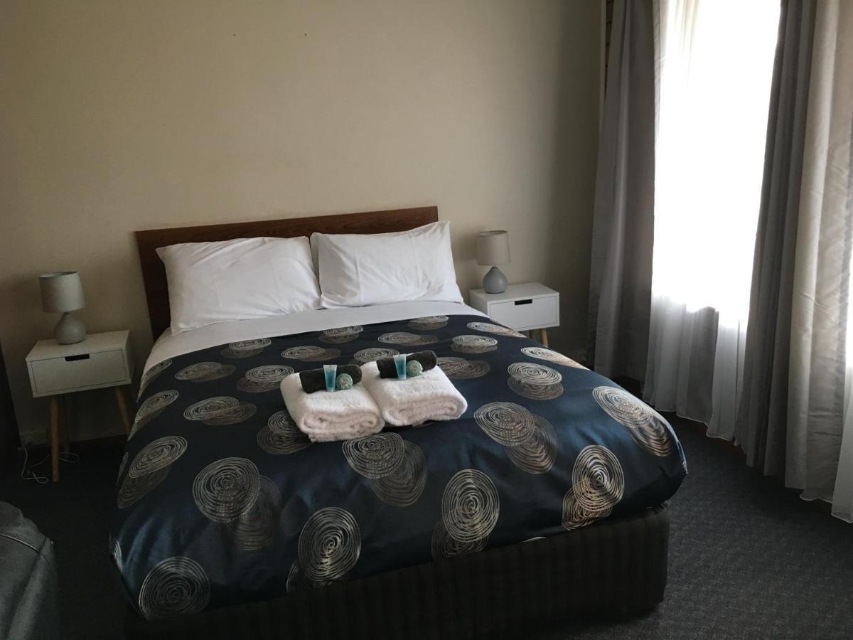 Airport Whyalla Motel Bagian luar foto