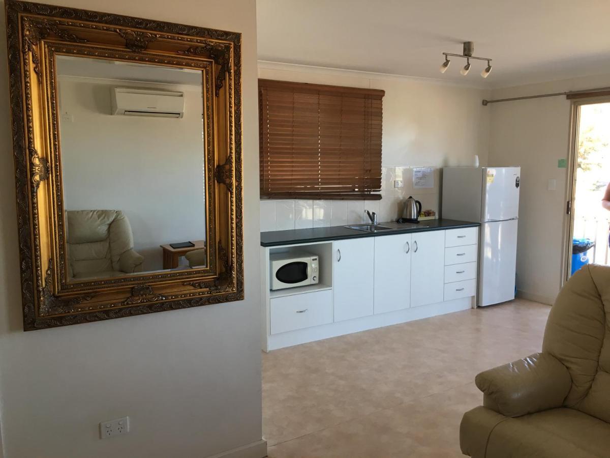 Airport Whyalla Motel Bagian luar foto