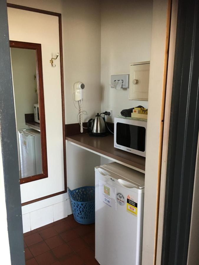 Airport Whyalla Motel Bagian luar foto