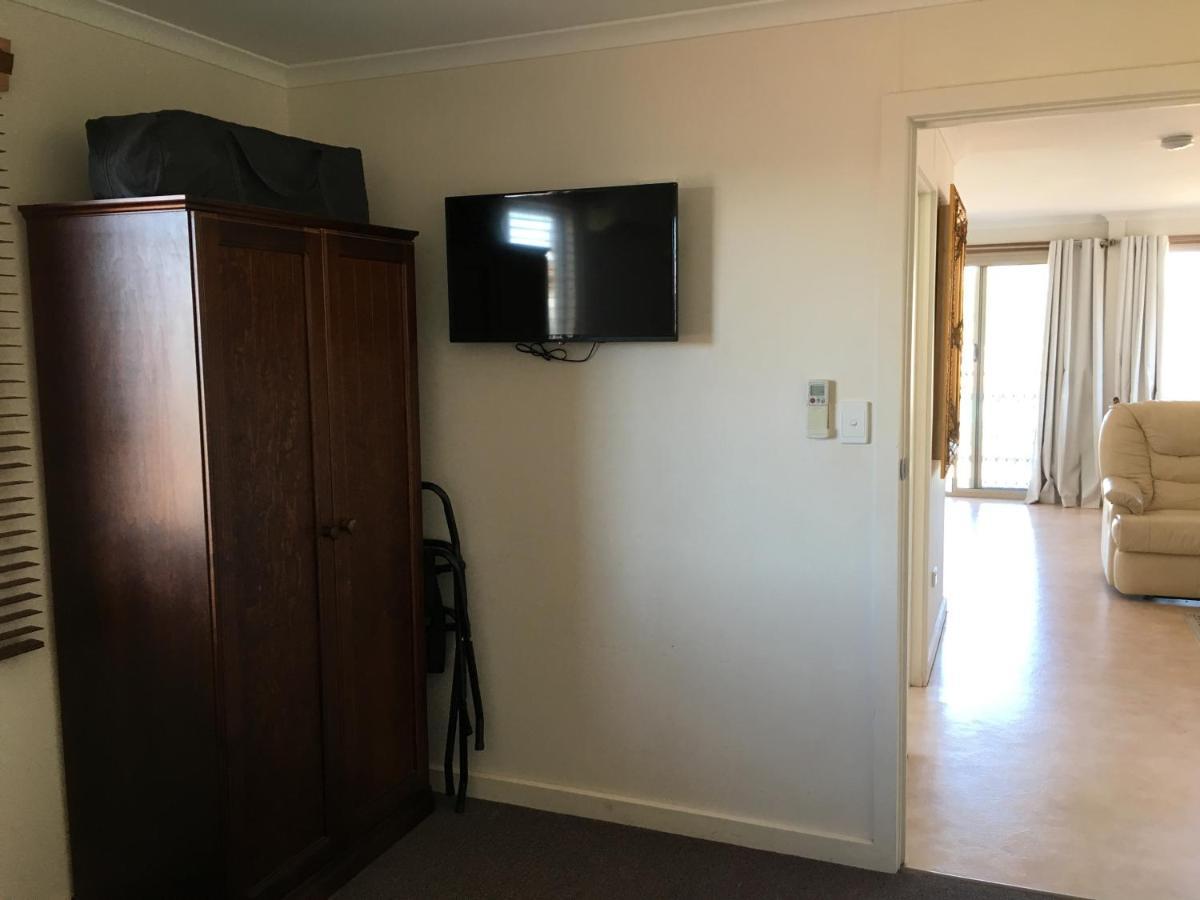 Airport Whyalla Motel Bagian luar foto