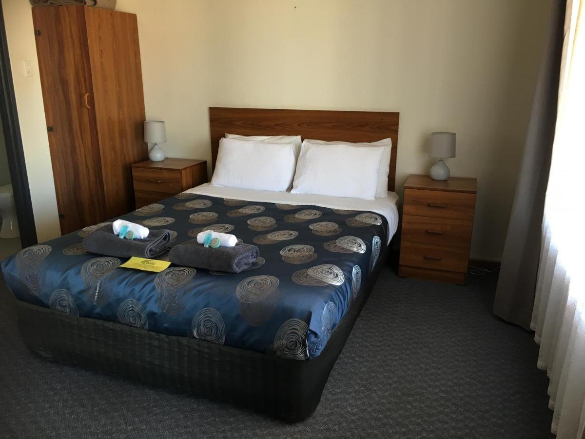 Airport Whyalla Motel Bagian luar foto