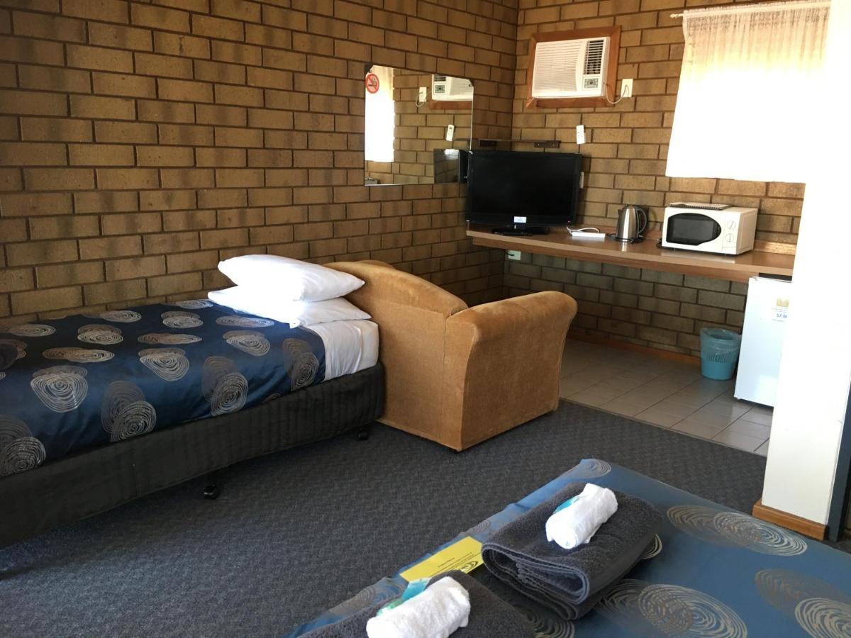 Airport Whyalla Motel Bagian luar foto