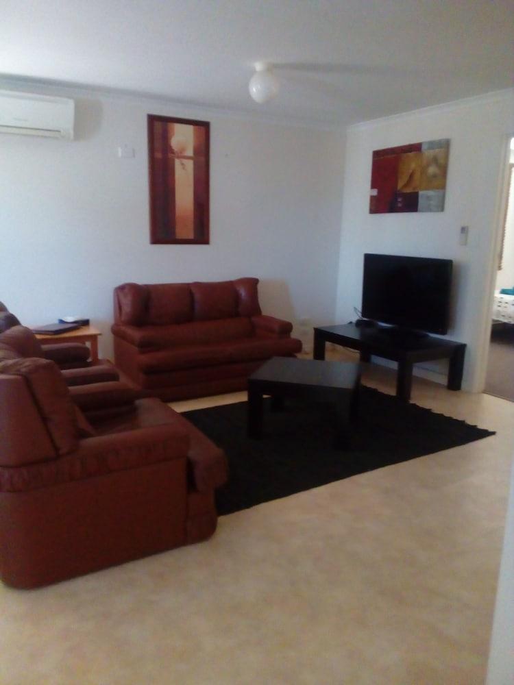 Airport Whyalla Motel Bagian luar foto