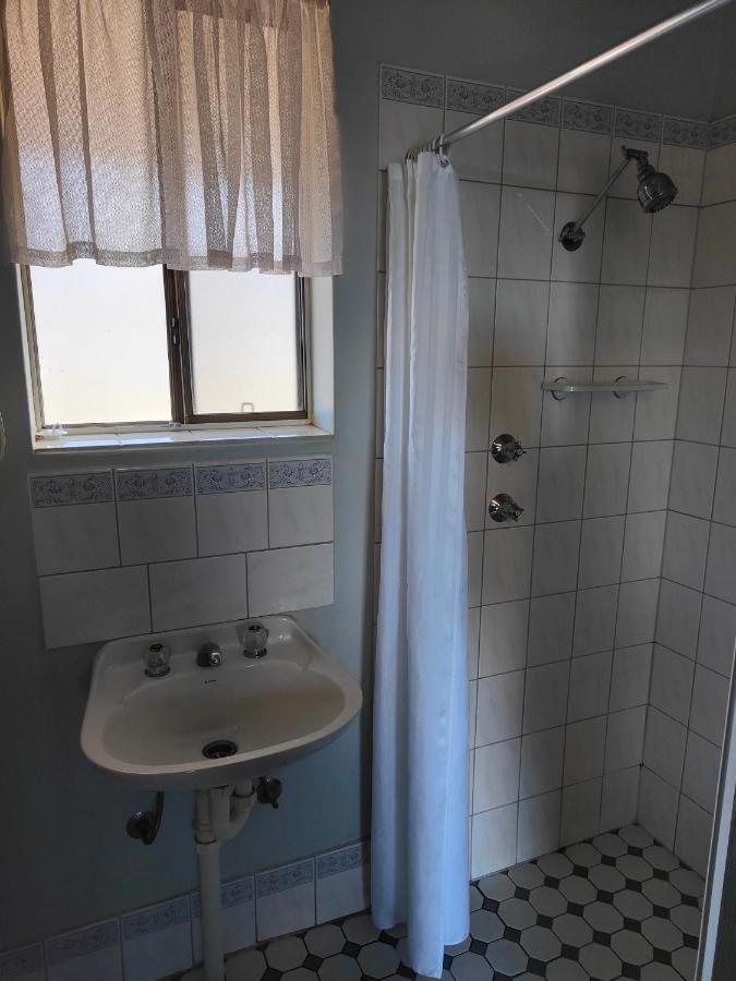 Airport Whyalla Motel Bagian luar foto