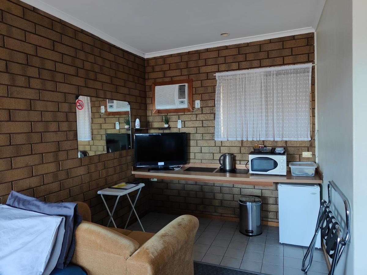 Airport Whyalla Motel Bagian luar foto